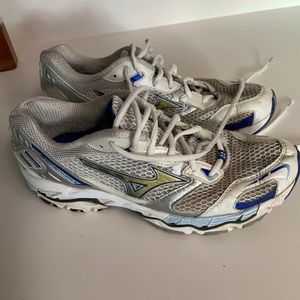 Mizuno Women’s Athletic shoe